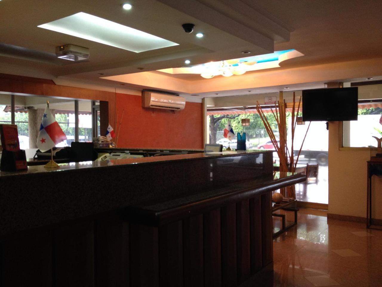 Plaza Aparthotel 2*