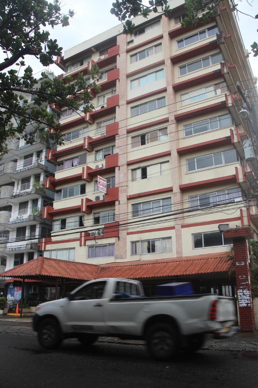 Plaza Aparthotel 2*